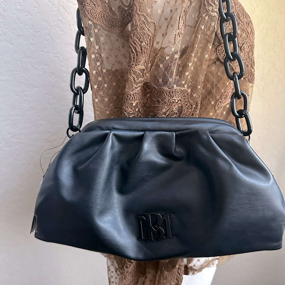 Badgley Mischka -NWT- Vegan Leather black clutch, removable black chain